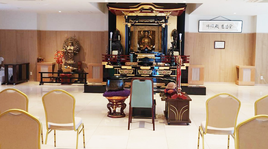 2階 釈迦殿 宗派を問わず葬儀法要が行える仏殿