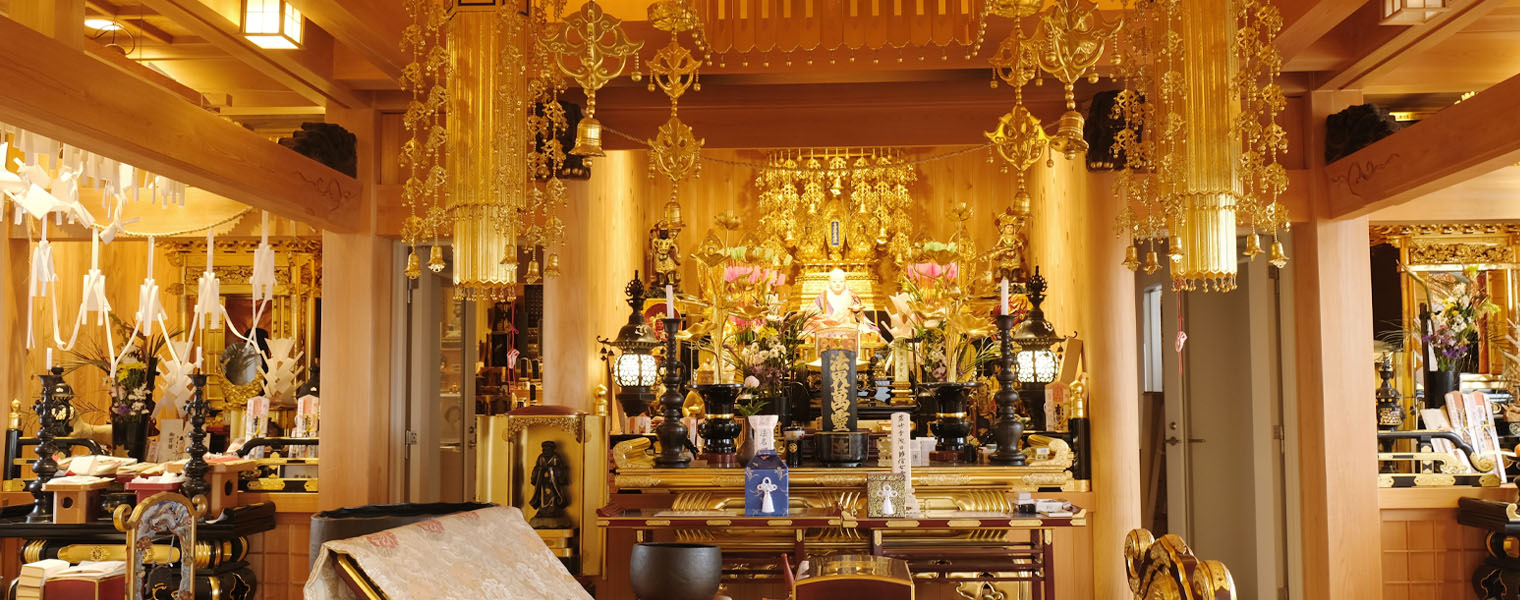 5人の住職と仏壇